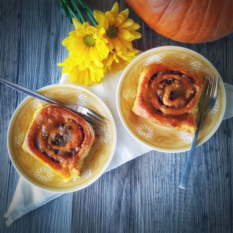 Pumpkin Ginger Cinnamon Rolls (Soft & Spiced)