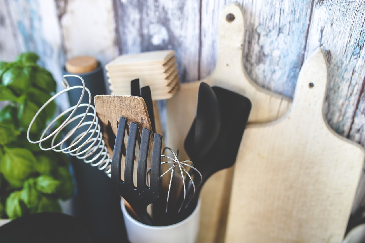 kitchen gadgets: kitchen-cooking-interior-decor